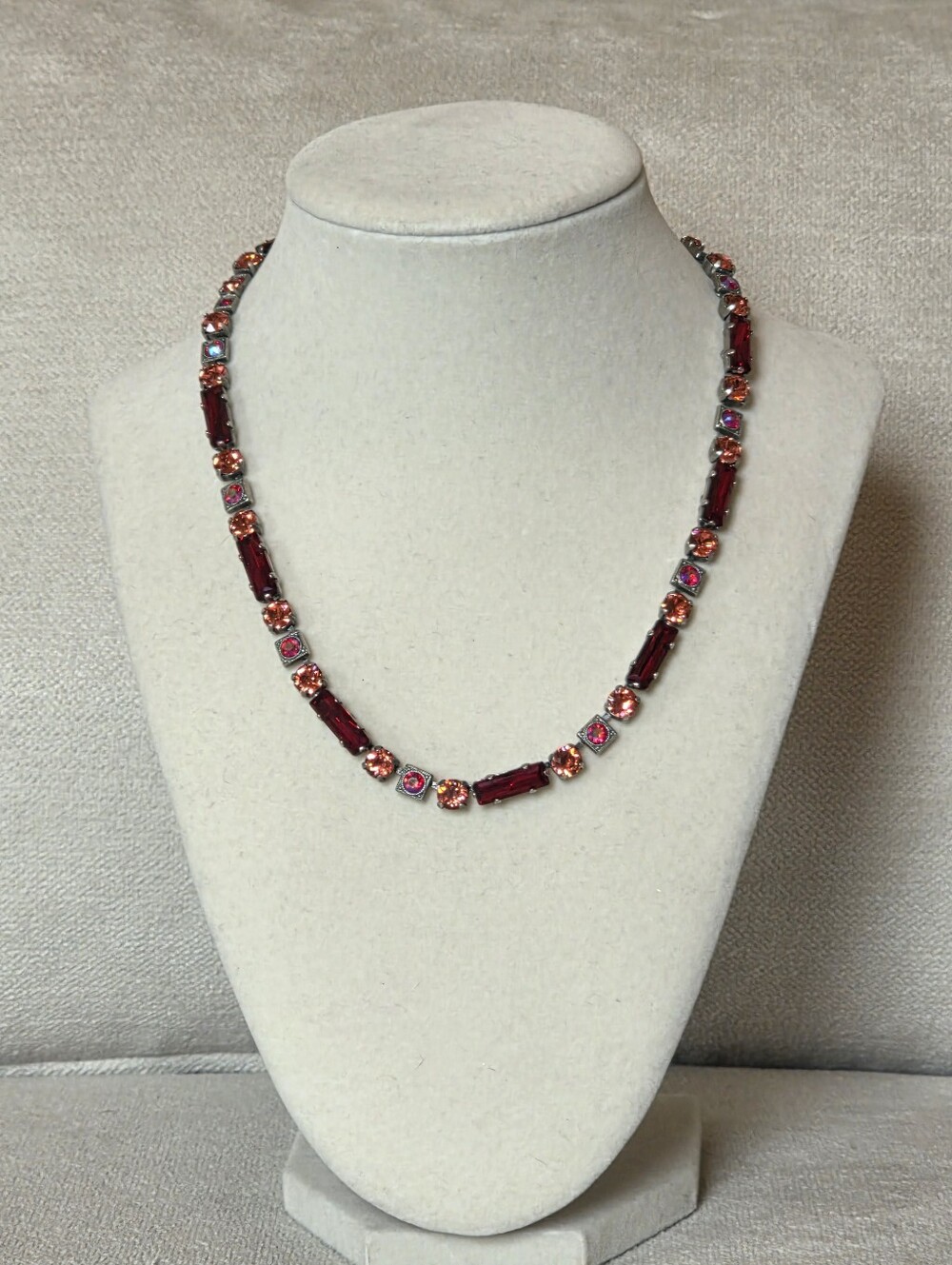 Sorrelli Crystal Necklace -Ruby Red & Coral Rhinestones -Adjustable - Picture 3 of 9